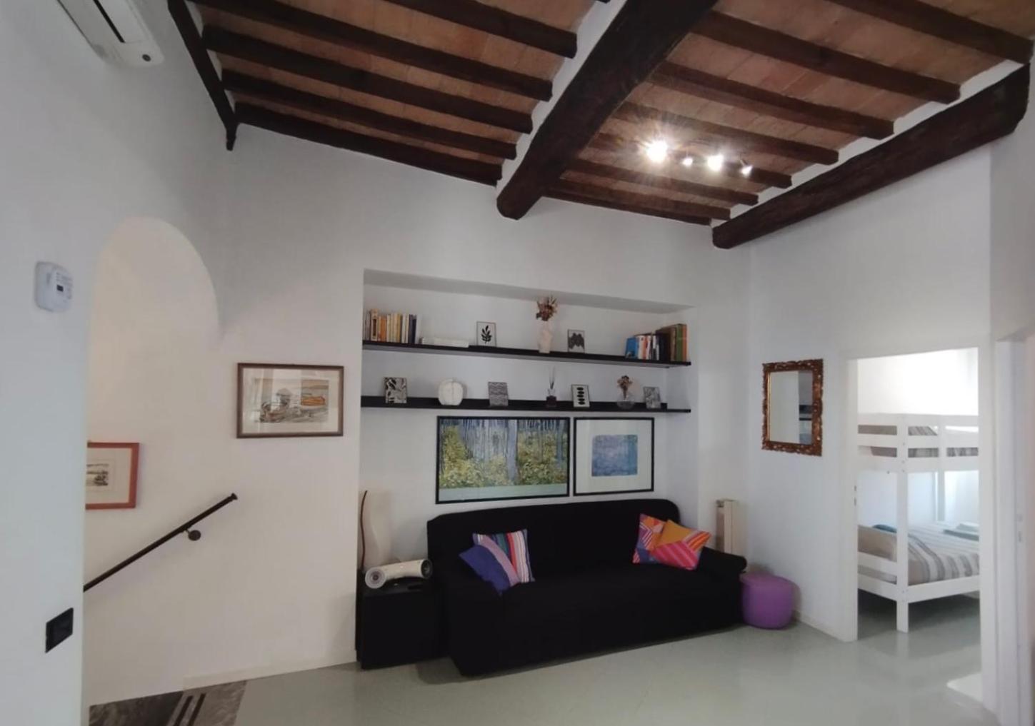 Historic Center Apartment With Private Garage Μονταλτσίνο Εξωτερικό φωτογραφία